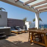 מלון Porto Perla