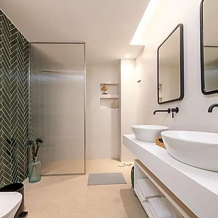 Porto Perla Hotell *