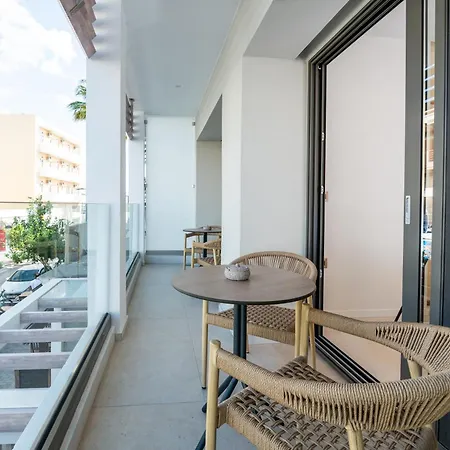 Готель Porto Perla *